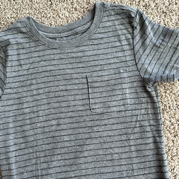 Bundle of 9 Boys Short Sleeve Shirts, Various Brands, size 5 - Picture 5 of 9